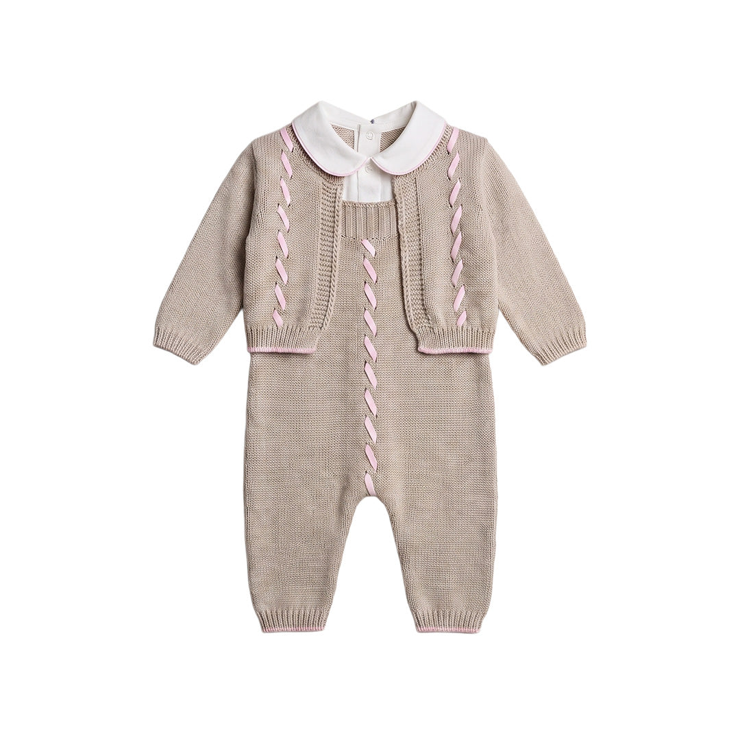 Completo neonata beige in maglia con cardigan e tutina ricamata con nastri rosa
