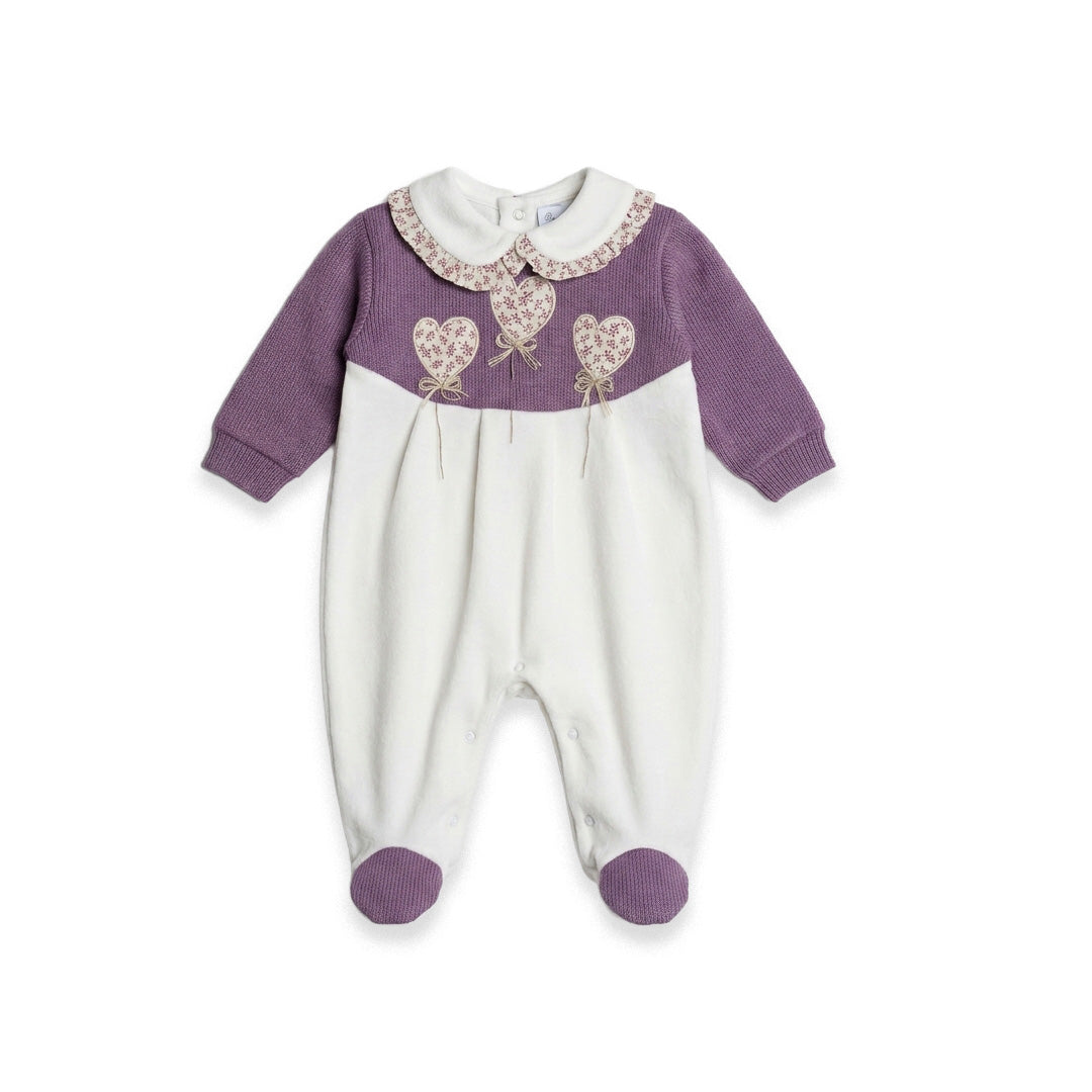 Tutina sartoriale neonata panna e malva in maglia con colletto ricamato e cuori